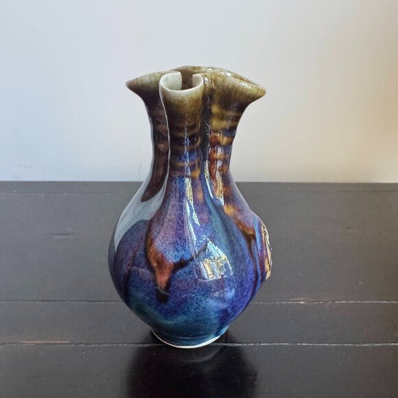 Irish Pottery Swirls Bud Flower Vase - Picture 4 of 9